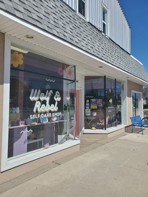 Outside at The Avocado Pit - Ahimsa Sushi in Windsor