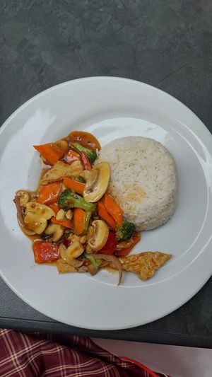 Tofu & Veggie Mix with Yu Xiang sauce at Yu Family Kitchen in Amsterdam