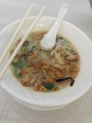 I visited Home Vege today and decided to try their fish porridge. Unfortunately, they used regular rice soaked in soup instead of proper porridge, which was disappointing. #Veganua at Home Vege Restaurant in Masai