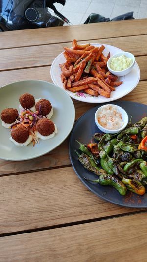 Lugar maravilloso, totalmente recomendado. Volveremos sin duda. La muchacha majisima at Pachamama Tapas Bar & Cultura in Pedrogao Grande