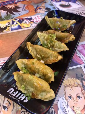 Age gyozas veganas  at Ramen Shifu - Gran Via in Valencia