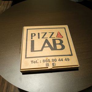 Caja Pizza Pequeña at Pizza Lab in Alicante