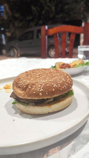 VegetarischerBurger mit Pommes at Azizi in Midelt