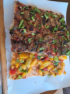 Different vegan pizzas at Pizzeria Pazzo Pachino in Terni