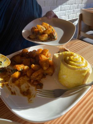 shogo ngopa and tingmo at Tibetan Kitchen in New Haven