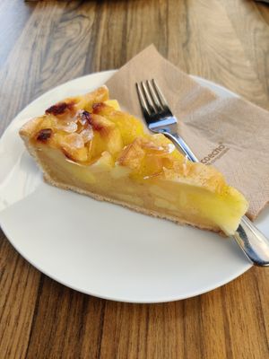 Vegan apple cake at RheinSpaziert in Cologne