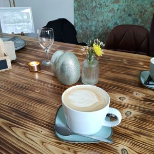 Oatmilk latte macchiato at RheinSpaziert in Cologne