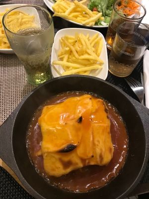 Francesinha vegana, deliciosa! at PenaCurva in Porto