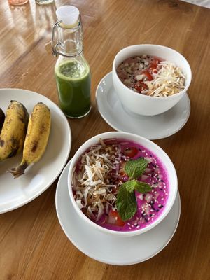 Smoothie Bowl mit coconut milk🌱  at Giriwood Hotel & Villa in Wanagiri