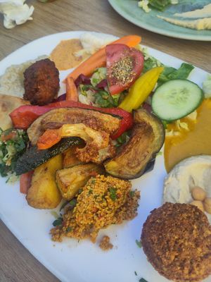 So many options to start at Za'atar Falafel in Berlin