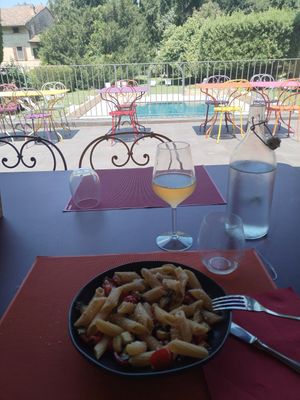 Light lunch by the pool at Solimago in Solferino