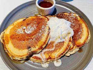 Fluffy pancakes w/ blueberries✨delicious  #Veganuary at Crossroads Kitchen in Los Angeles