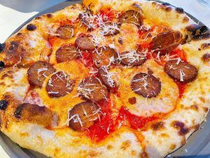 Neapolitan pizza/ veg sausage✨🤌🏼 #Veganuary at Crossroads Kitchen in Los Angeles