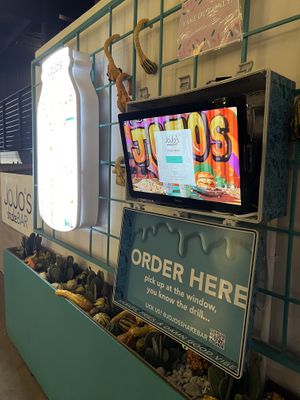 To go ordering outside   at JoJo's ShakeBAR in Scottsdale