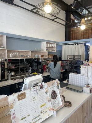 Bar   at Hygge Cafe Vegan Bakery - 휘게 카페 비건베이커리 in Gangreung