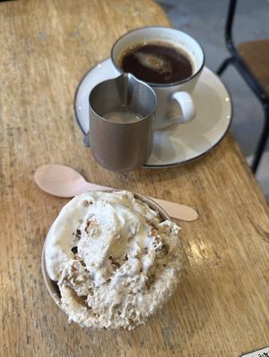 Banana pudding and coffee   at Oatis in London