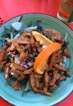veganer „Lucky Chicky Salad“   at Cafe Harvest in Vienna