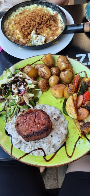 Villet mignon at Cafe Harvest in Vienna