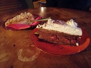 Schwarzwälder Kirsch- und Mirabellenkuchen at Cafe Harvest in Vienna