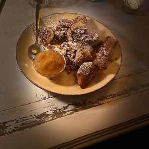  at Cafe Harvest in Vienna