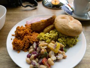  at Cafe Harvest in Vienna