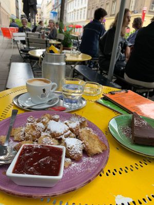  at Cafe Harvest in Vienna