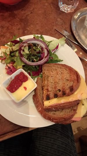  at Cafe Harvest in Vienna