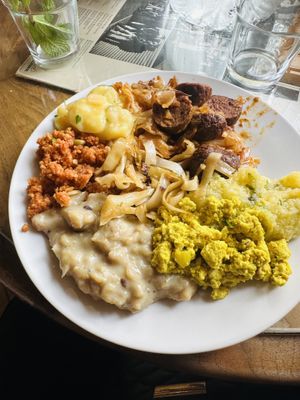   at Cafe Harvest in Vienna