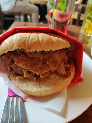 Schöner Döner but for some reason with way less tzatziki?? at Cafe Harvest in Vienna