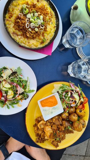  at Cafe Harvest in Vienna