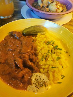 Rahmgulasch at Cafe Harvest in Vienna