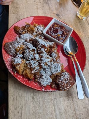 Kaiser:innenschmarren at Cafe Harvest in Vienna