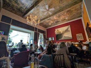  at Cafe Harvest in Vienna