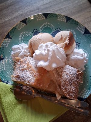  at Cafe Harvest in Vienna