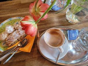  at Cafe Harvest in Vienna