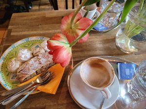  at Cafe Harvest in Vienna