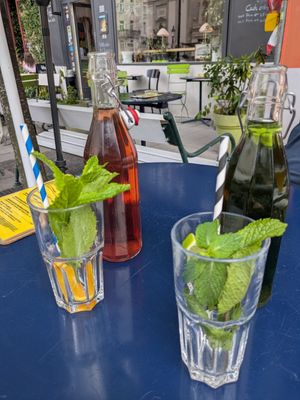  at Cafe Harvest in Vienna