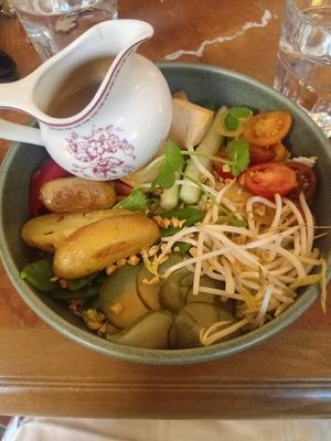 Peanut tofu noodles at Rose du Pont in Chamonix-mont-blanc