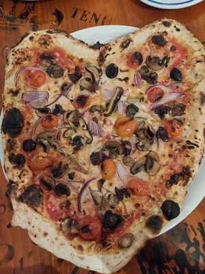 Vegana pizza at Siamo Napoli in San Diego