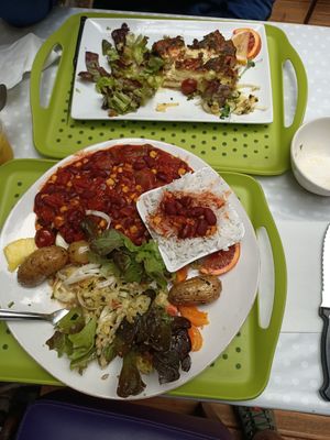 J'ai commencé à manger avant pour ma photo huhu at Aux P'Tits Couverts in Landerneau