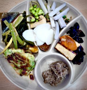   at Sumanxiang Hankou City Plaza Shopping Center - 素满香(汉口城市广场店) in Wuhan