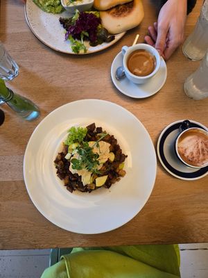 Vegan breakfast at Marks in Vienna