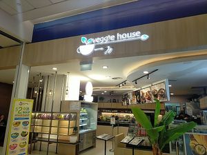 Shop front at Veggie House 一芳 - HarbourFront in Central Singapore