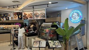 Counter service  #Veganuary at Veggie House 一芳 - HarbourFront in Central Singapore