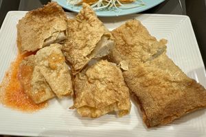 Wontons  at Veggie House 一芳 - HarbourFront in Central Singapore