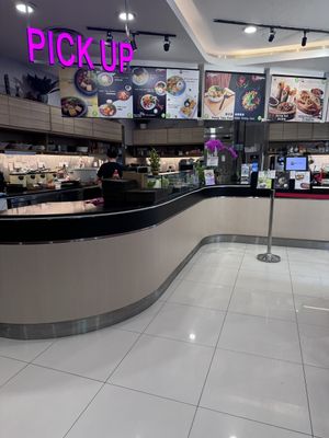 Counter   at Veggie House 一芳 - HarbourFront in Central Singapore