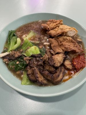 Roasted duck   at Veggie House 一芳 - HarbourFront in Central Singapore