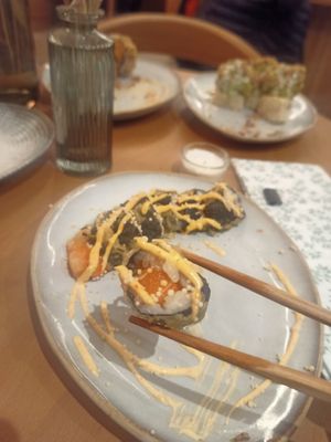 Crispy zalmon at Bloom Sushi - Batignolles  in Paris