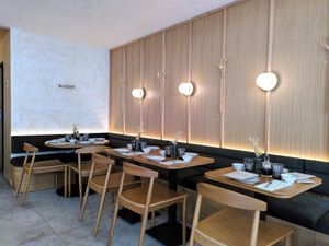 Eat-in space at Bloom Sushi - Batignolles  in Paris