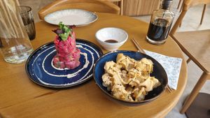 Moulin rouge et cauliflower tempura at Bloom Sushi - Batignolles  in Paris